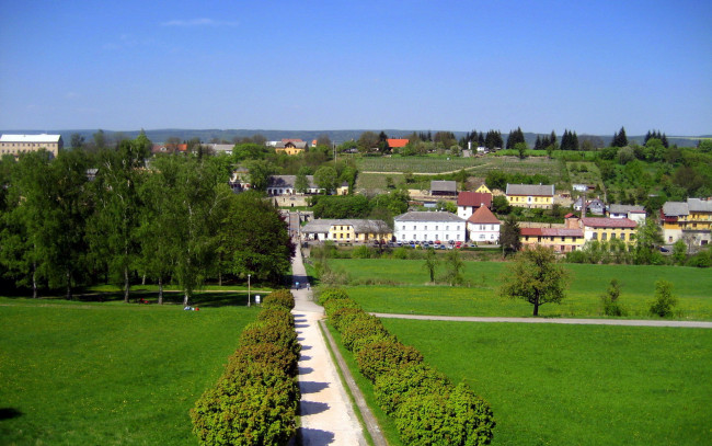 Обои картинки фото города, панорамы, городок, аллея, панорама