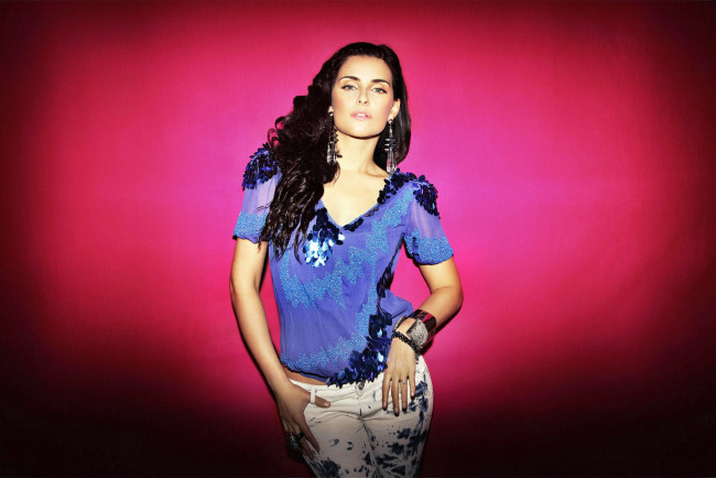 Обои картинки фото nelly, furtado, музыка, певица, автор, песен, музыкальный, продюсер, актриса, канада