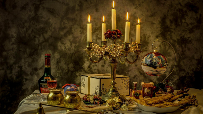 Обои картинки фото еда, натюрморт, предметы, свечи, стол