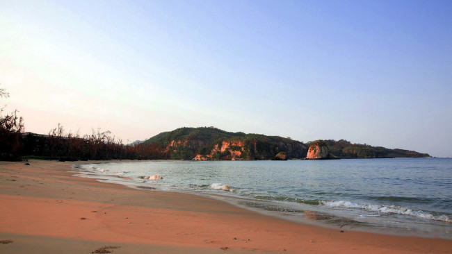 Обои картинки фото природа, побережье, волны, скалы, пляж