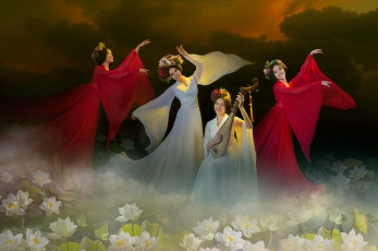 Картинка музыка -другое азиатский лотосы лютня фон природа азиатка танцуют квартет туман красавицы позы платье руки танцы венок нимфы девушки