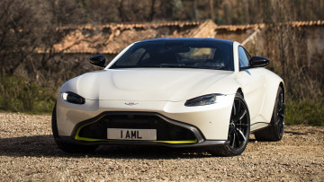 Картинка aston+martin+vantage+2019 автомобили aston+martin aston martin vantage 2019 белый