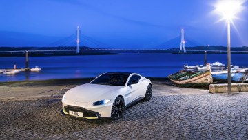 Картинка aston+martin+vantage+2019 автомобили aston+martin aston martin vantage 2019 белый