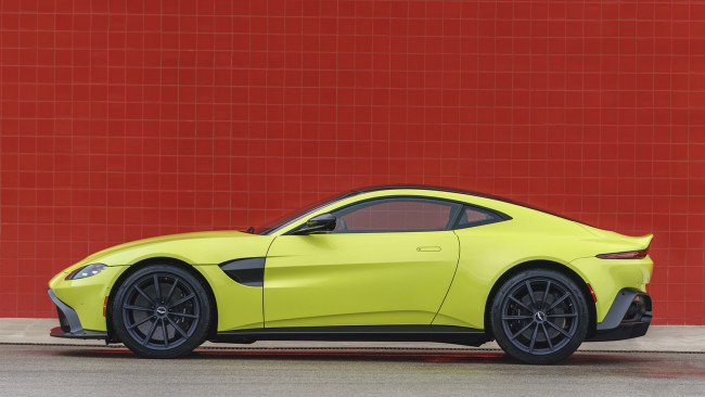 Обои картинки фото aston martin vantage 2019, автомобили, aston martin, vantage, 2019, aston, martin, салатовый