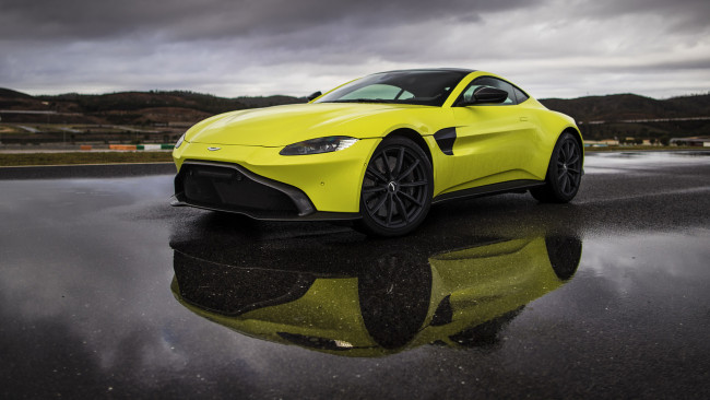 Обои картинки фото aston martin vantage 2019, автомобили, aston martin, 2019, vantage, aston, martin, салатовый
