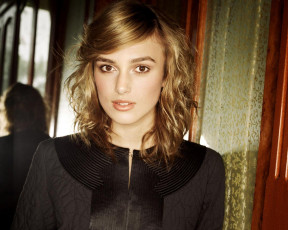 Картинка девушки keira+knightley актриса жакет зеркало