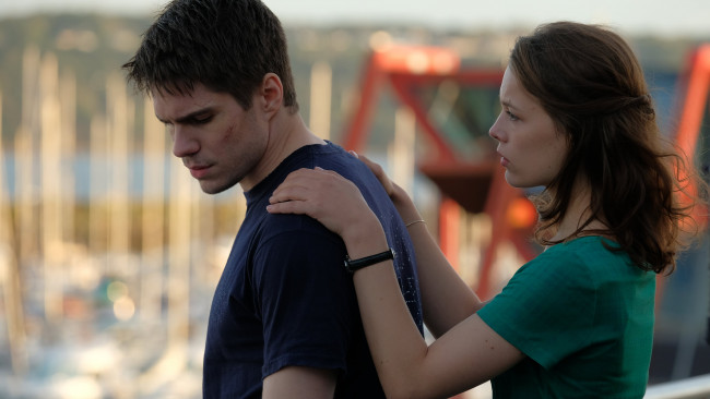 Обои картинки фото le chant du loup , 2019, кино фильмы, le chant du loup, le, chant, du, loup, francois, civil, paula, beer, фантастика, боевик, триллер, военный