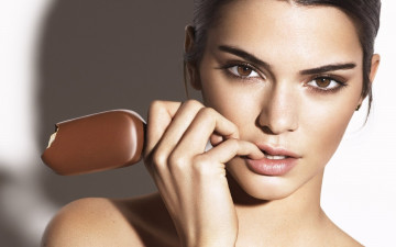 Картинка девушки kendall+jenner мороженое