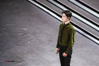 Картинка мужчины xiao+zhan актер сцена