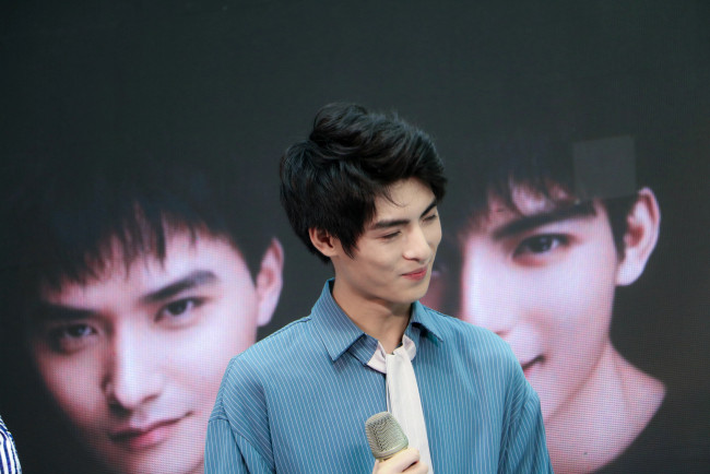 Обои картинки фото мужчины, wang hao xuan, ван, хао, сюань