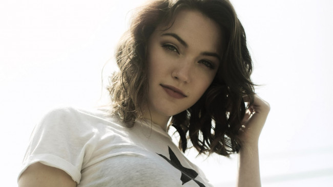 Обои картинки фото violett beane, девушки, шатенка, лицо, футболка