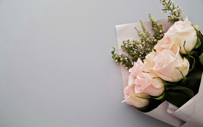 Обои картинки фото цветы, букеты,  композиции, розы, бутоны, букет, упаковка