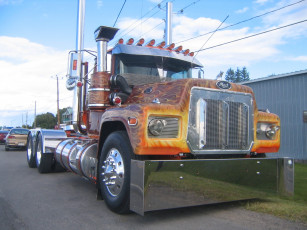 Картинка автомобили mack