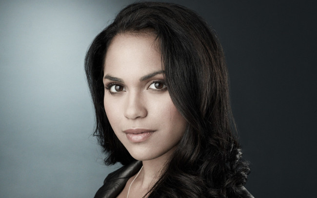 Обои картинки фото Monica Raymund, девушки