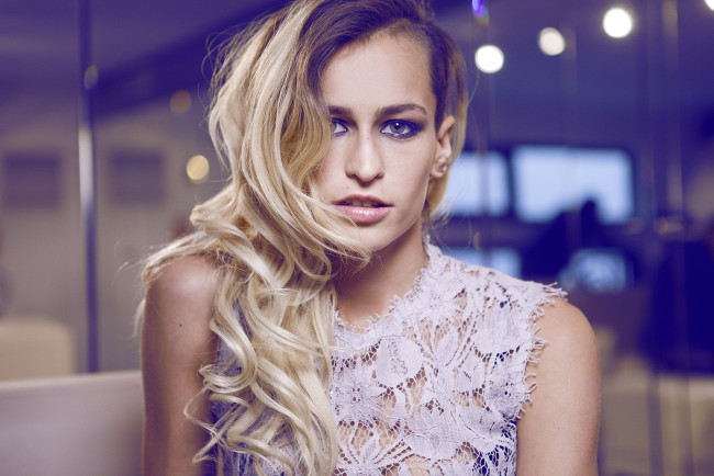 Обои картинки фото Alice Dellal, девушки, пирсинг
