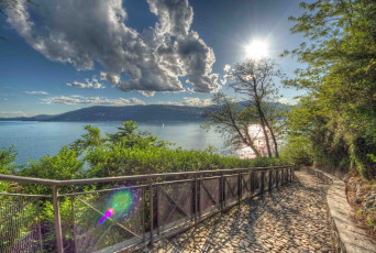 Картинка leggiuno varese lombardia italy природа реки озера дорожка горы деревья пейзаж озеро ломбардия варезе италия lake maggiore лаго-маджоре