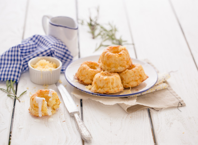 Обои картинки фото еда, пирожные, кексы, печенье, сдоба, нож, завтрак