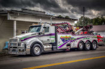 обоя kenworth tow truck, автомобили, kenworth , выставка, улица, тягач