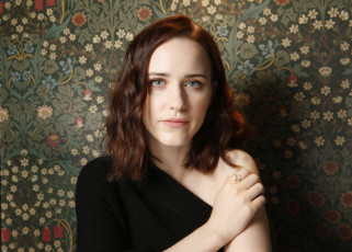 Картинка rachel+brosnahan девушки rachel brosnahan свитер шатенка стена
