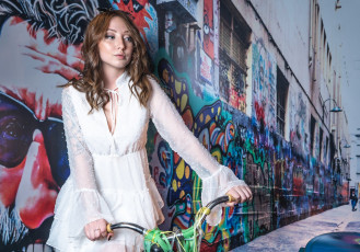 Картинка девушки -+брюнетки +шатенки golden girls ночной клуб модель