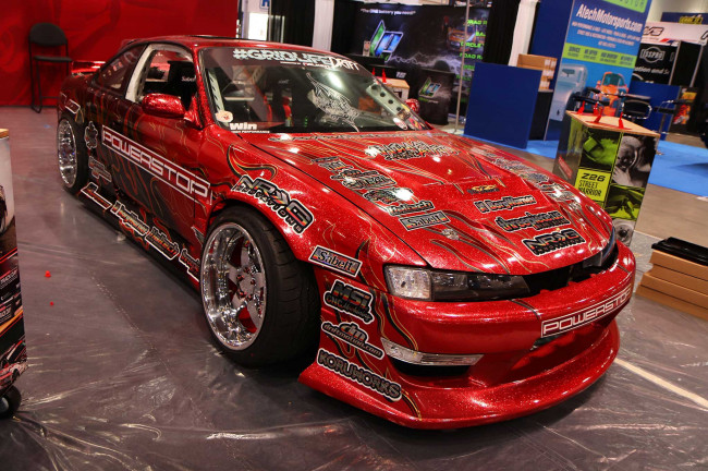 Обои картинки фото автомобили, выставки и уличные фото, nissan