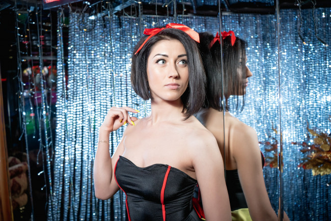 Обои картинки фото девушки, - креатив,  косплей, golden, girls, ночной, клуб, модель