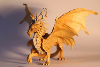 Картинка разное игрушки дракончик фигурка