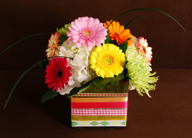 Обои картинки фото цветы, букеты, композиции, герберы, хризантемы, гортензия