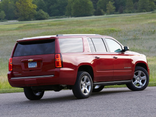 Картинка автомобили chevrolet suburban 2014г красный