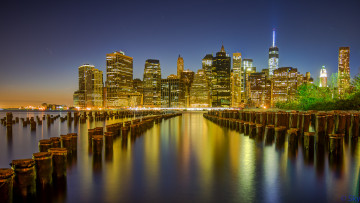 Картинка mirror+on+manhattan города нью-йорк+ сша сваи отражение небоскребы вода огни