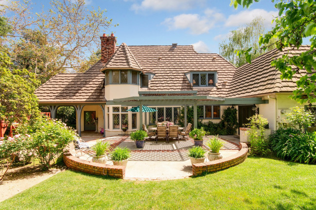 Обои картинки фото города, - здания,  дома, кусты, деревья, трава, ландшафт, дом