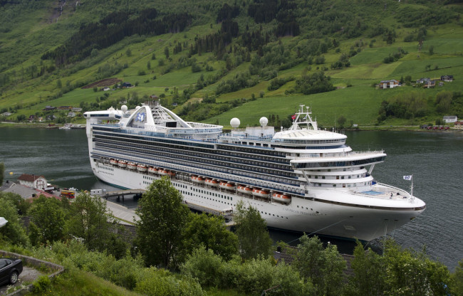 Обои картинки фото caribbean princess, корабли, лайнеры, лайнер, круизный