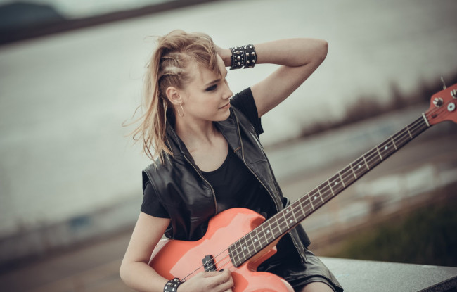 Обои картинки фото музыка, -другое, гитара, девушка