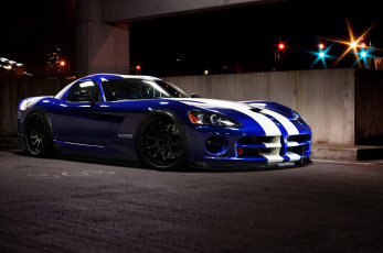 Картинка dodge+viper автомобили dodge viper srt 10 acr мощь скорость у этого парня в крови