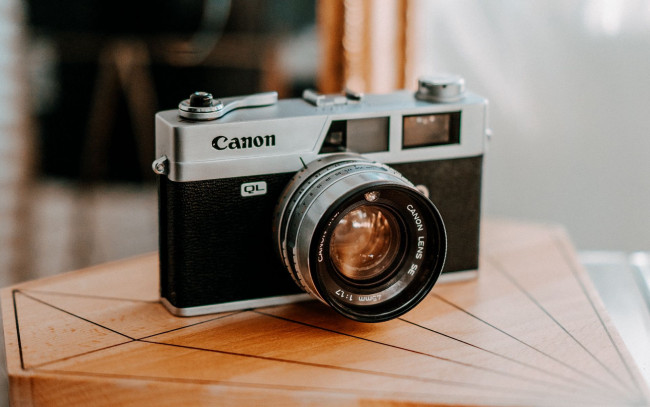 Обои картинки фото бренды, canon, фотоаппарат
