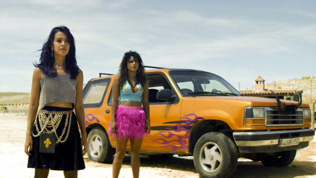 Обои картинки фото кино фильмы, sky rojo , сериал, девушки, машина