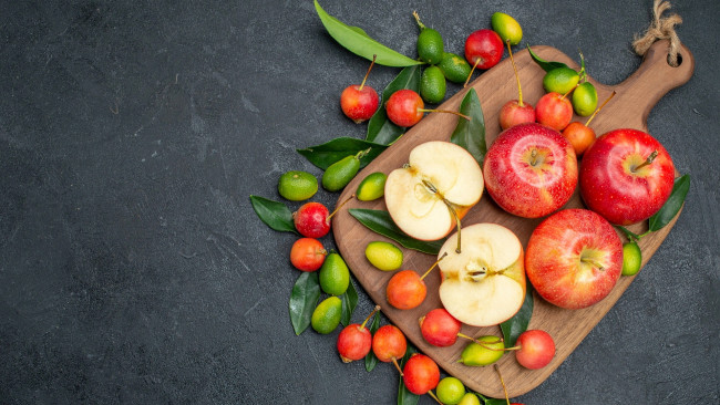 Обои картинки фото еда, яблоки, краснобокие