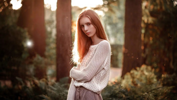 Картинка девушки -+рыжеволосые+и+разноцветные рыжая свитер лес
