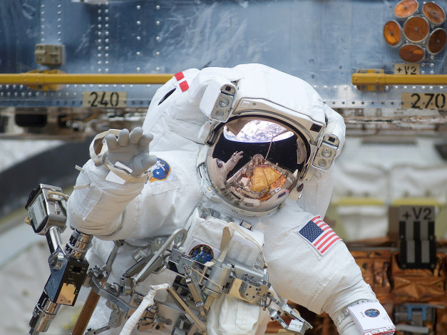 Обои картинки фото космос, астронавты, космонавты, космонавт, скафандр, полет