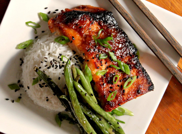 Обои картинки фото еда, рыбные, блюда, морепродуктами, рис, спаржа, рыба