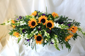 Картинка цветы букеты композиции подсолнухи львиный зев эустома