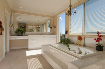 Картинка интерьер ванная туалетная комнаты ванна окно кран