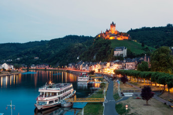 Картинка города кохем+ германия ночь огни кохем cochem дома замок река
