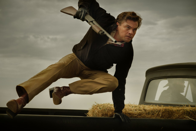 Обои картинки фото once upon a time ,  in hollywood , 2019, кино фильмы, once upon a time in hollywood, квентин, тарантино, кадры, из, фильма, леонардо, ди, каприо, драма, комедия, однажды, в, голливуде