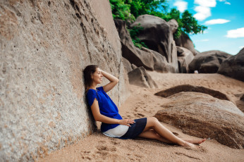 Картинка девушки -+брюнетки +шатенки брюнетка платье скалы