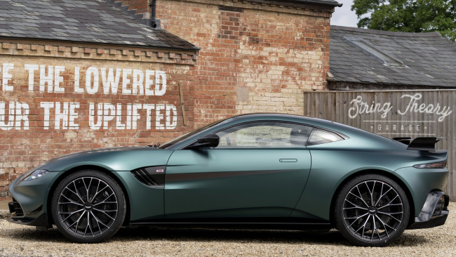 Обои картинки фото aston martin vantage f1 edition , uk,  2021, автомобили, aston martin, aston, martin, vantage, f1, edition, 2021