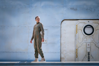 Картинка moonhaven+ сериал+2022+–+ кино+фильмы -unknown+ другое moonhaven кадры из фильма сериал эмма макдональд emma mcdonald фантастика bella sway