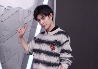 Картинка мужчины wang+hao+xuan ван хао сюань