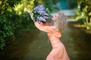 Картинка девушка+-+girl девушки -+блондинки +светловолосые девушка женщина блондинка светловолосая сексуальная модель звезда позирует разная обувь верхняя стильная одежда нижнее эротическое бельё трусы лифчик колготки чулки аксессуары макияж и множество элементов на фотографии