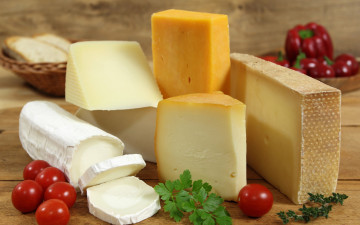 обоя еда, сырные изделия, помидоры, сыр, ассорти